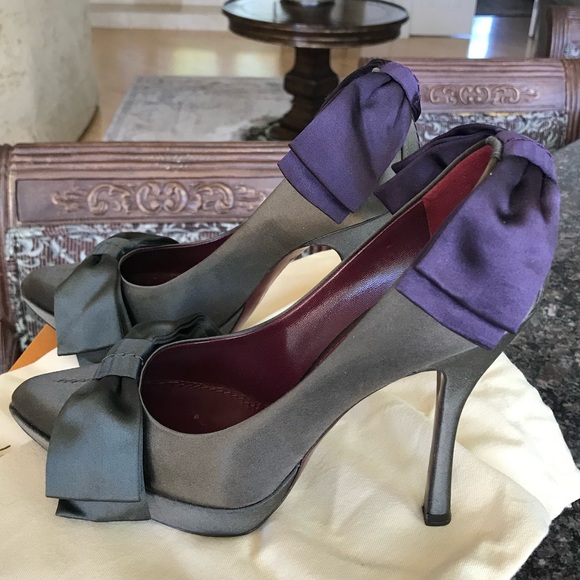 Louis Vuitton silk  Pumps with Purple Bow - Picture 3 of 16
